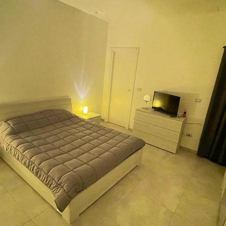 Al Quattordici Apartment Brindisi Ngoại thất bức ảnh